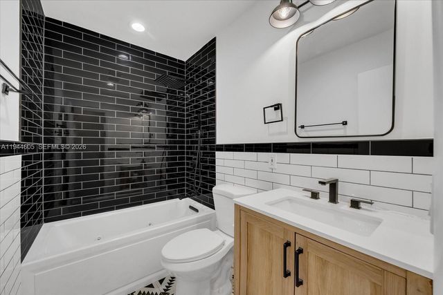 10330 SW 51st St, Miami, FL 33165