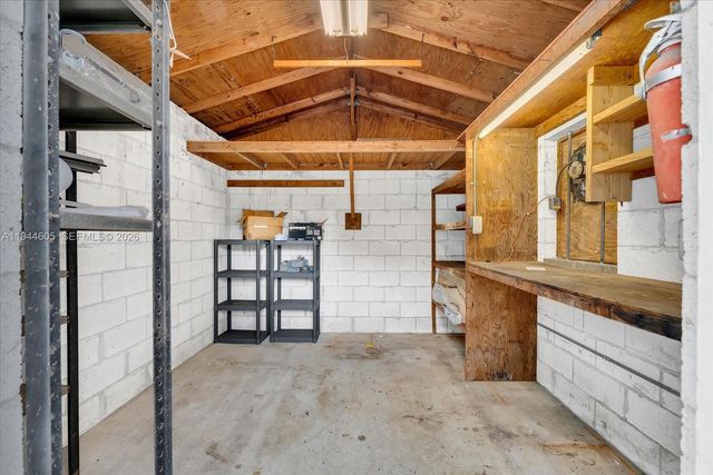 10330 SW 51st St, Miami, FL 33165