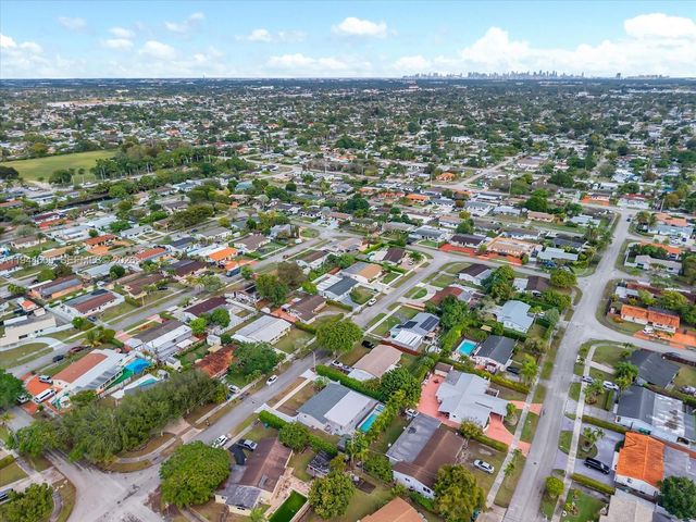 10330 SW 51st St, Miami, FL 33165