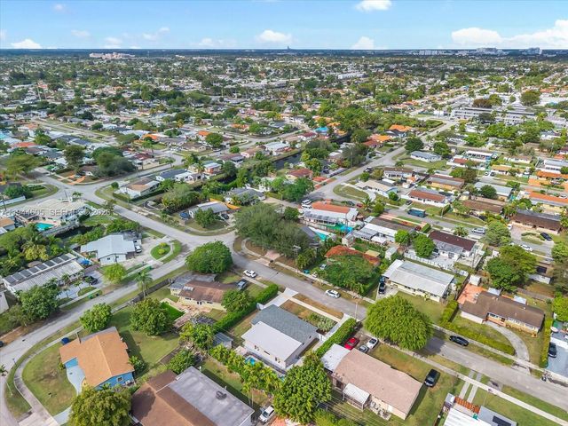 10330 SW 51st St, Miami, FL 33165