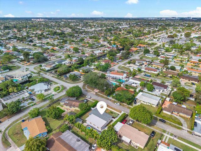 10330 SW 51st St, Miami, FL 33165