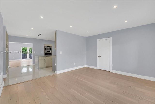 10330 SW 51st St, Miami, FL 33165