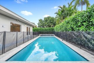 10330 SW 51st St, Miami, FL 33165