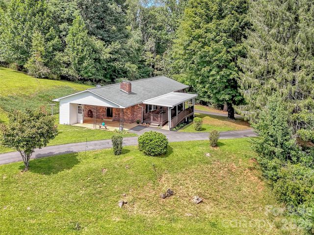 250 Reeves Cove Road, Candler, NC 28715