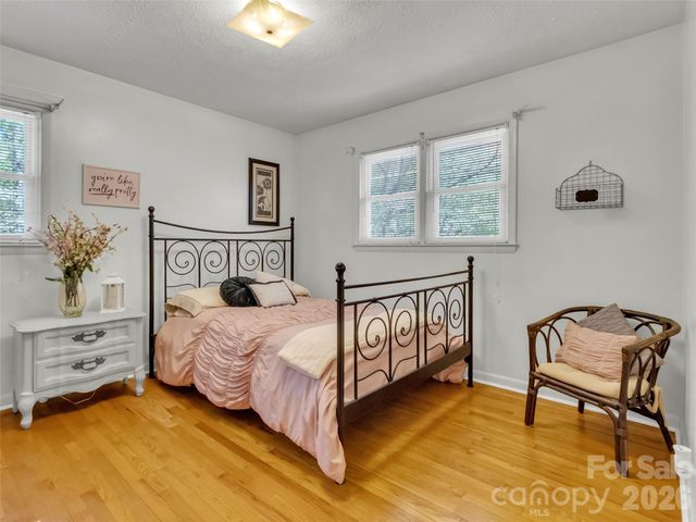 250 Reeves Cove Road, Candler, NC 28715