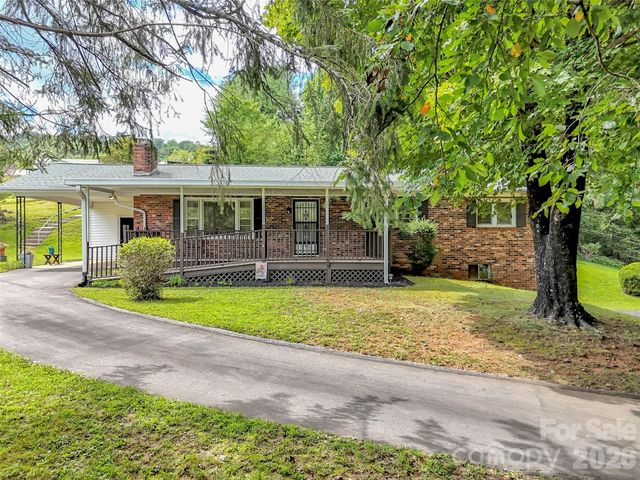 250 Reeves Cove Road, Candler, NC 28715