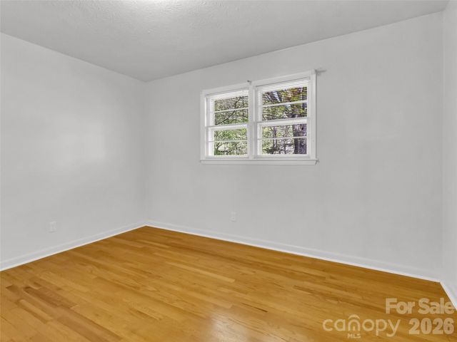 250 Reeves Cove Road, Candler, NC 28715