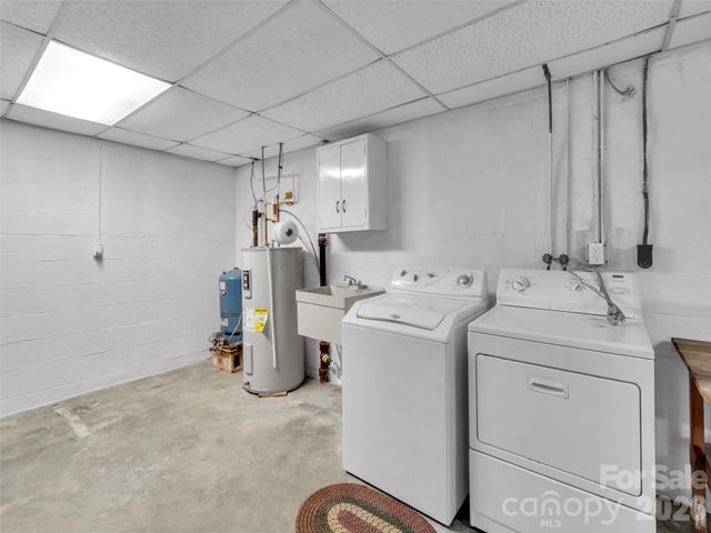 250 Reeves Cove Road, Candler, NC 28715