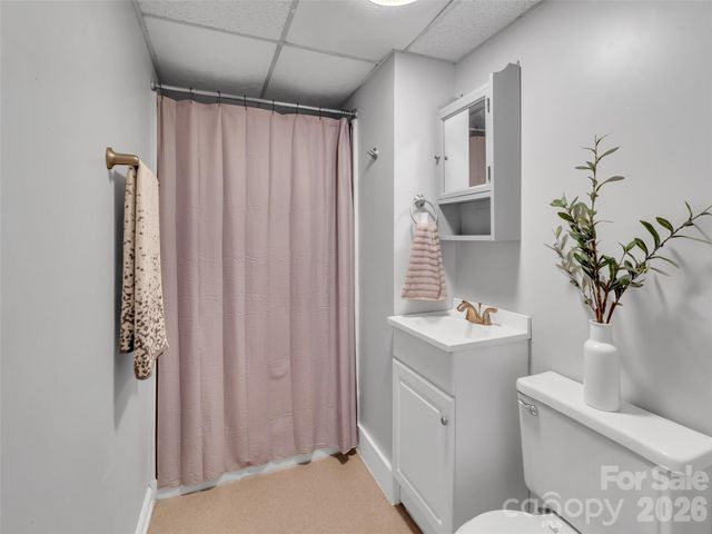 250 Reeves Cove Road, Candler, NC 28715
