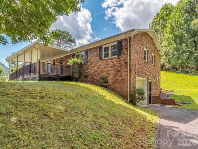 250 Reeves Cove Road, Candler, NC 28715