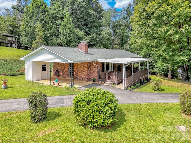 250 Reeves Cove Road, Candler, NC 28715