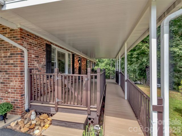 250 Reeves Cove Road, Candler, NC 28715