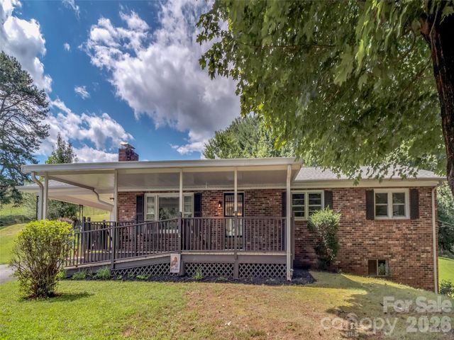 250 Reeves Cove Road, Candler, NC 28715