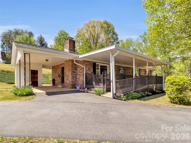 250 Reeves Cove Road, Candler, NC 28715