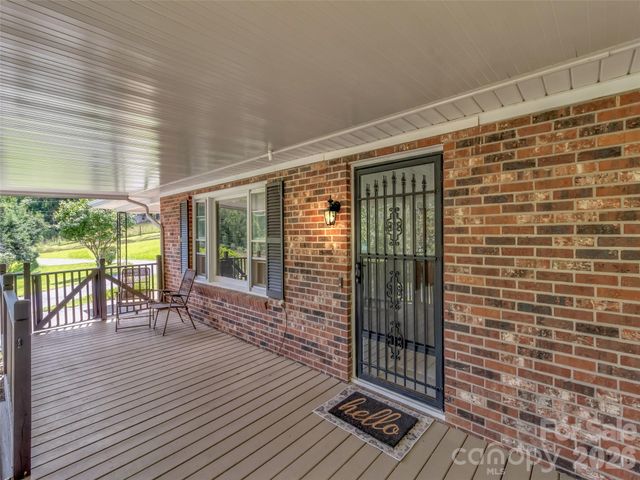 250 Reeves Cove Road, Candler, NC 28715