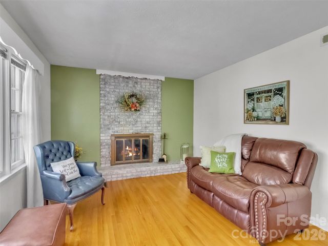 250 Reeves Cove Road, Candler, NC 28715