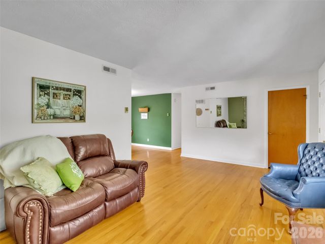 250 Reeves Cove Road, Candler, NC 28715