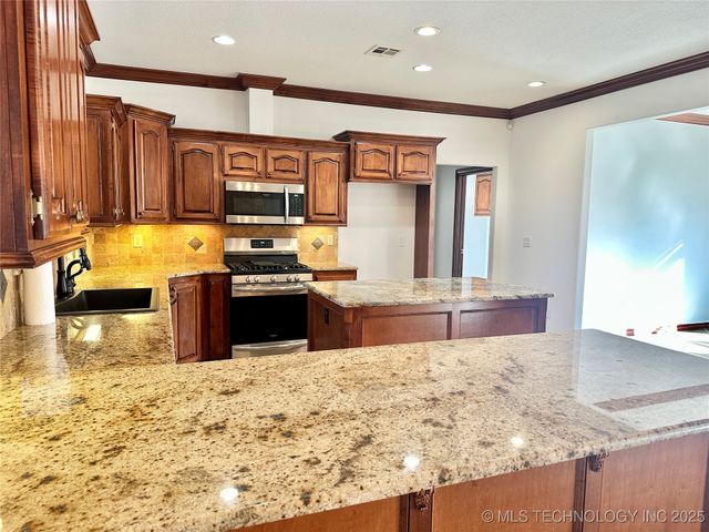 2013 State Hwy 9A, Eufaula, OK 74432