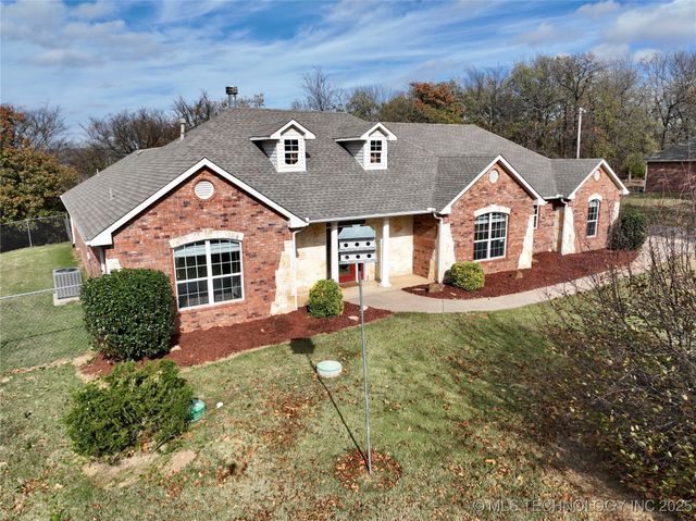 2013 State Hwy 9A, Eufaula, OK 74432