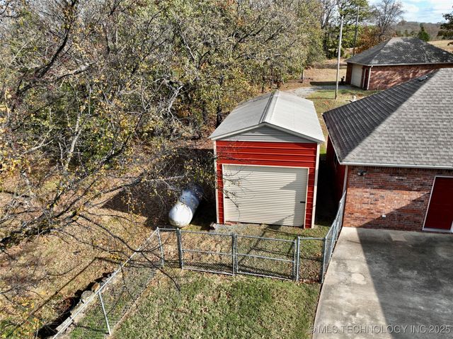 2013 State Hwy 9A, Eufaula, OK 74432