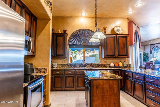 8352 E Canyon Estates Circle, Gold Canyon, AZ 85118