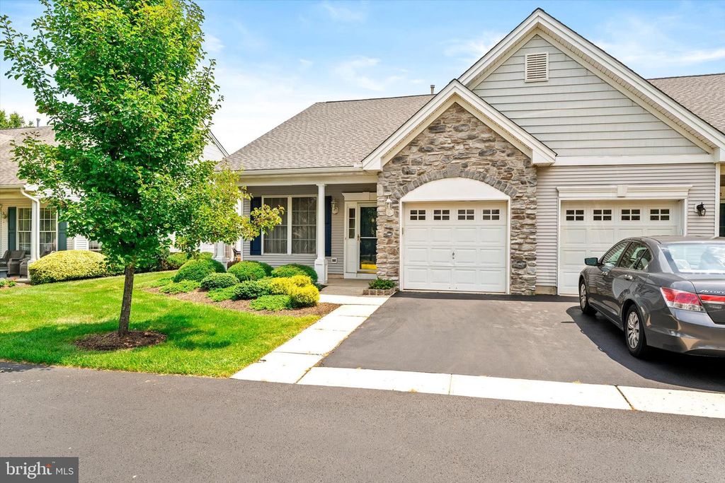 101 MEADOWLARK DR, Hamilton, NJ 08690
