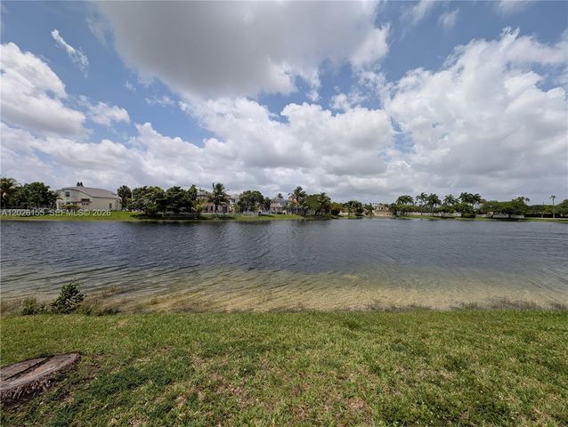 15320 NW 6th Ct 0, Pembroke Pines, FL 33028