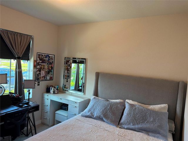 1057 NW 5th St 1057, Florida City, FL 33034