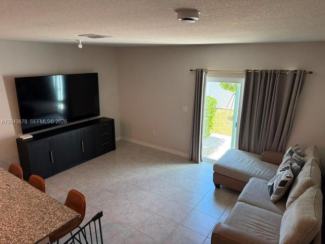 1057 NW 5th St 1057, Florida City, FL 33034