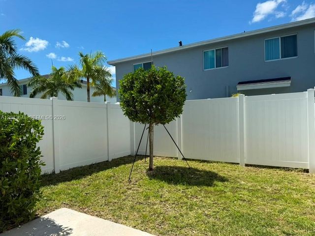 1057 NW 5th St 1057, Florida City, FL 33034