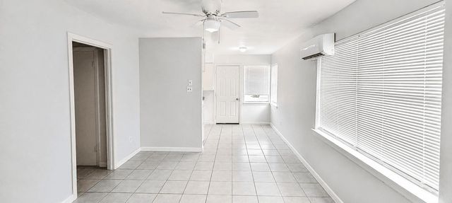 7818 Oak Knoll Lane Lane A, Houston, TX 77028