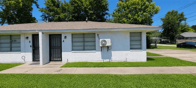 7818 Oak Knoll Lane Lane A, Houston, TX 77028