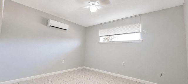 7818 Oak Knoll Lane Lane A, Houston, TX 77028