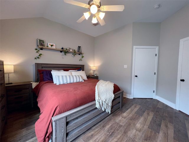 1728 Bevis Street, Houston, TX 77008