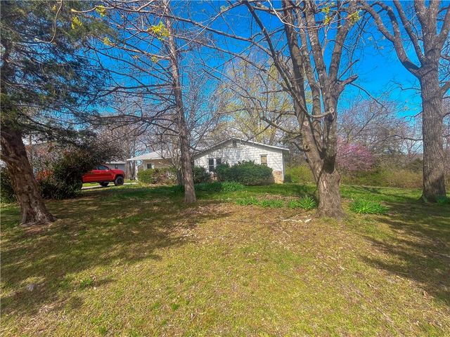 3233 Blue Hill Road, Rogers, AR 72758