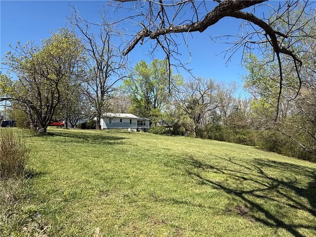 3233 Blue Hill Road, Rogers, AR 72758