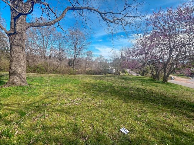 3233 Blue Hill Road, Rogers, AR 72758