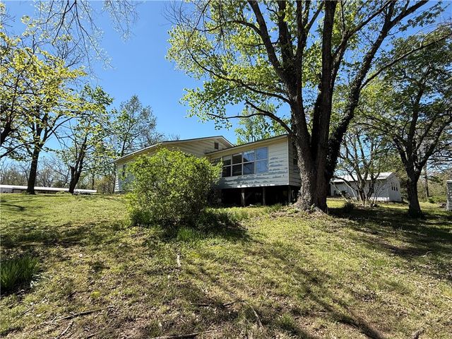 3233 Blue Hill Road, Rogers, AR 72758
