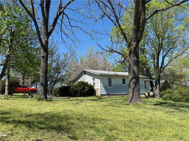 3233 Blue Hill Road, Rogers, AR 72758