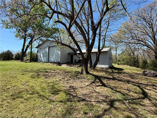 3233 Blue Hill Road, Rogers, AR 72758