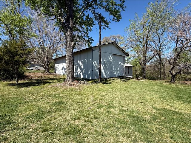 3233 Blue Hill Road, Rogers, AR 72758