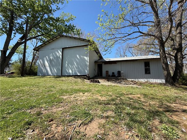 3233 Blue Hill Road, Rogers, AR 72758