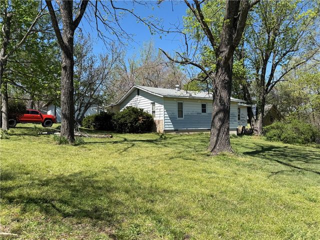 3233 Blue Hill Road, Rogers, AR 72758