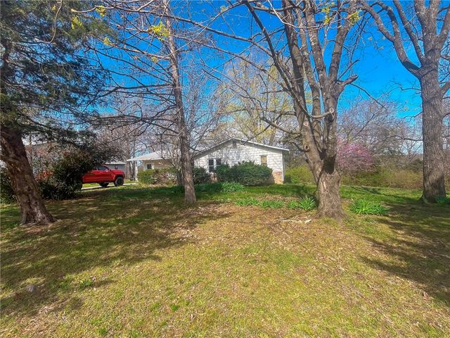 3233 Blue Hill Road, Rogers, AR 72758