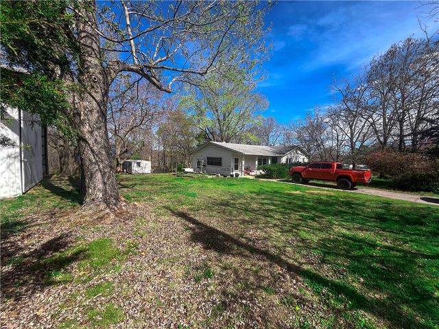 3233 Blue Hill Road, Rogers, AR 72758