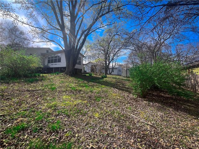 3233 Blue Hill Road, Rogers, AR 72758