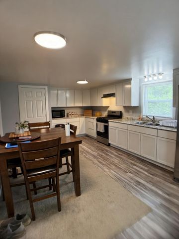 283 East Avenue, Napoleon, MI 49261