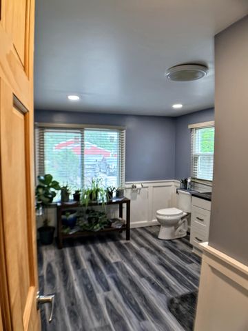 283 East Avenue, Napoleon, MI 49261