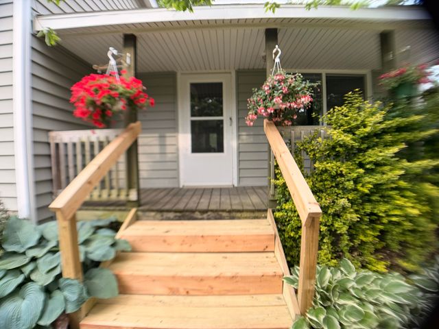 283 East Avenue, Napoleon, MI 49261