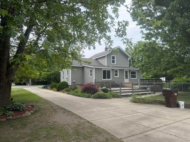 283 East Avenue, Napoleon, MI 49261